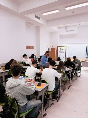 Igienă orală: 9 ateliere cu un medic stomatolog - Colegiul Economic „Nicolae Kretzulescu”, București · octombrie-noiembrie 2026 - 3