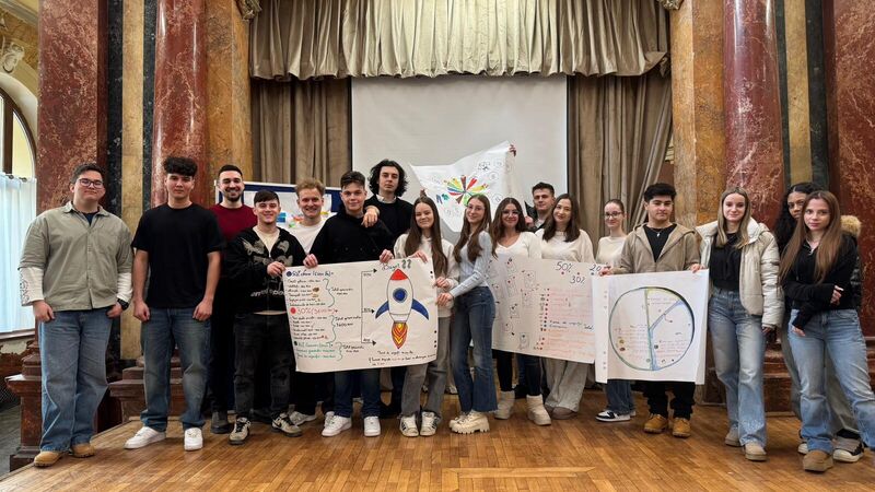 Decizii financiare și prioritizare - Colegiul Economic Nicolae Kretzulescu