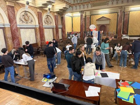 Simulare de viață financiară: decizii sub presiune - Colegiul Economic Nicolae Kretzulescu - 5
