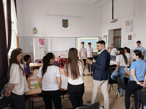 Inno Mate: finanțe și jocuri la Buzău - Colegiul Economic "Regele Mihai I" Buzău - 3